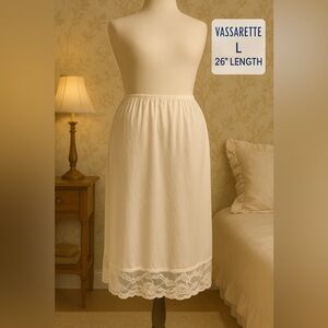 Vassarette Ivory Nylon Half Slip Lace Trim Y2K Size Large 26